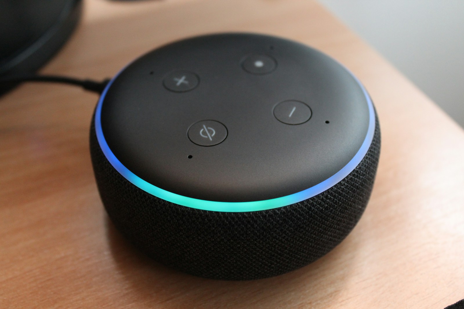 http://3rd%20gen.%20black%20Amazon%20echo%20dot%20speaker